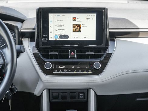 Used 2025 Toyota Corolla Cross L FWD image 16
