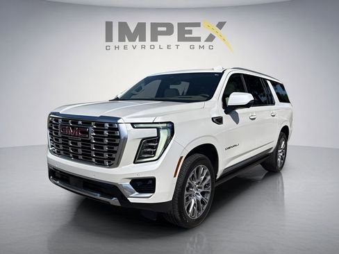 Used 2025 GMC Yukon XL Denali w/ Sun & Power Step Package AWD/4WD image 1