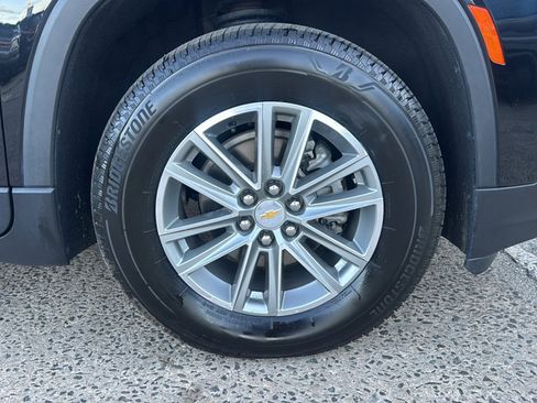Used 2023 Chevrolet Traverse LT FWD image 46