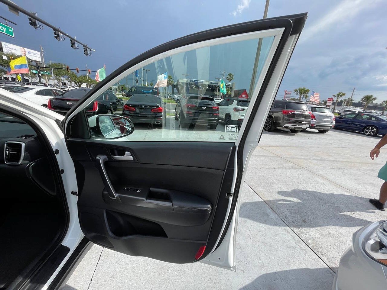 Used 2020 Kia Sportage LX w/ LX Popular Package AWD/4WD image 9