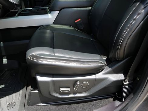 Used 2019 Ford F350 Lariat w/ Lariat Ultimate Package AWD/4WD image 16