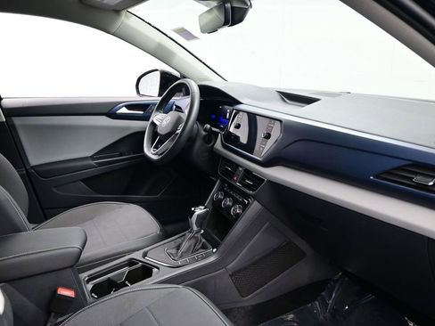 Used 2023 Volkswagen Taos SE w/ Panoramic Sunroof Package image 12