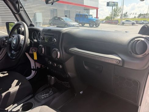 Used 2014 Jeep Wrangler Sport AWD/4WD image 13