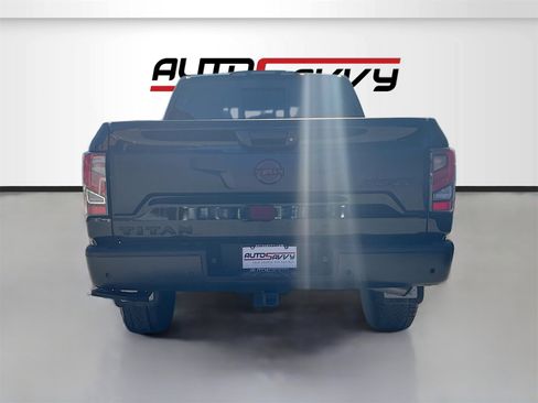 Used 2024 Nissan Titan PRO-4X w/ Pro-4x Convenience Package image 6