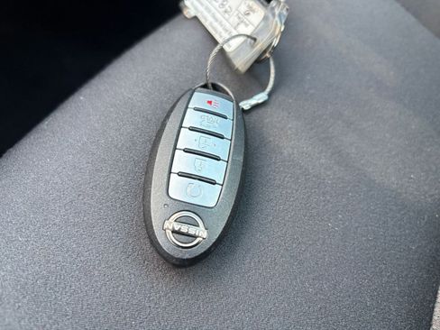 Used 2025 Nissan Altima 2.5 SV image 18