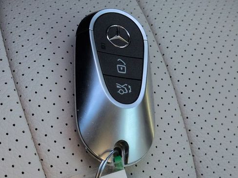 Used 2025 Mercedes-Benz E 350 Sedan image 29