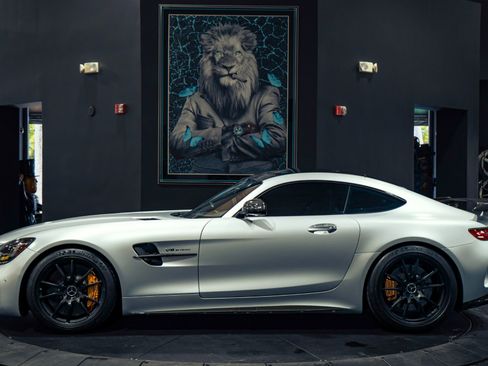 Used 2018 Mercedes-Benz AMG GT R image 26