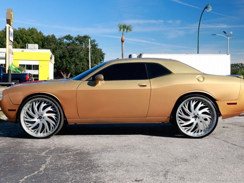 Used 2014 Dodge Challenger R/T image 8