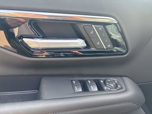 New 2026 Chevrolet Suburban LT AWD/4WD image 10