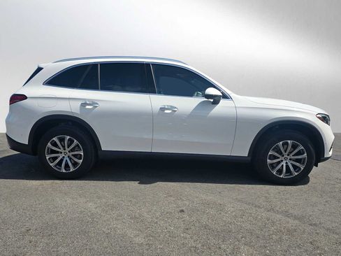 Used 2026 Mercedes-Benz GLC 300 4MATIC image 2