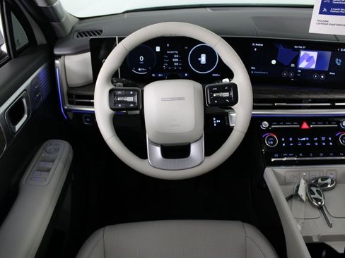 Used 2024 Hyundai Santa Fe Limited image 7