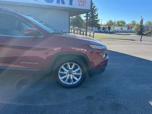 Used 2016 Jeep Cherokee Limited w/ Luxury Group AWD/4WD image 21