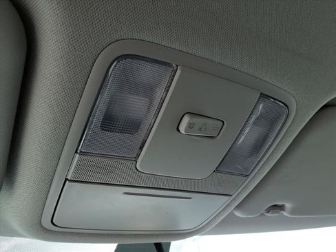 Used 2025 Kia Soul LX w/ LX Technology Package FWD image 33