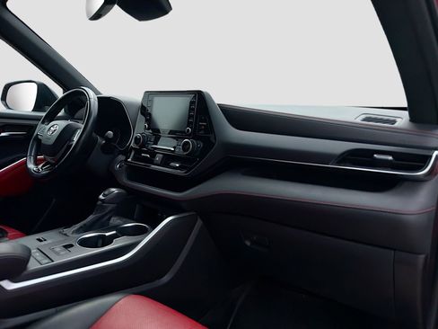 Used 2021 Toyota Highlander XSE image 30