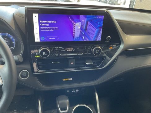 Used 2024 Toyota Highlander Platinum image 15