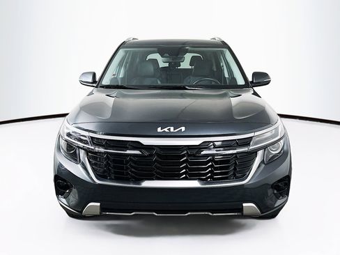Used 2025 Kia Seltos S image 2