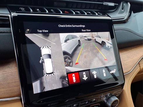 New 2025 Jeep Grand Cherokee Summit image 8