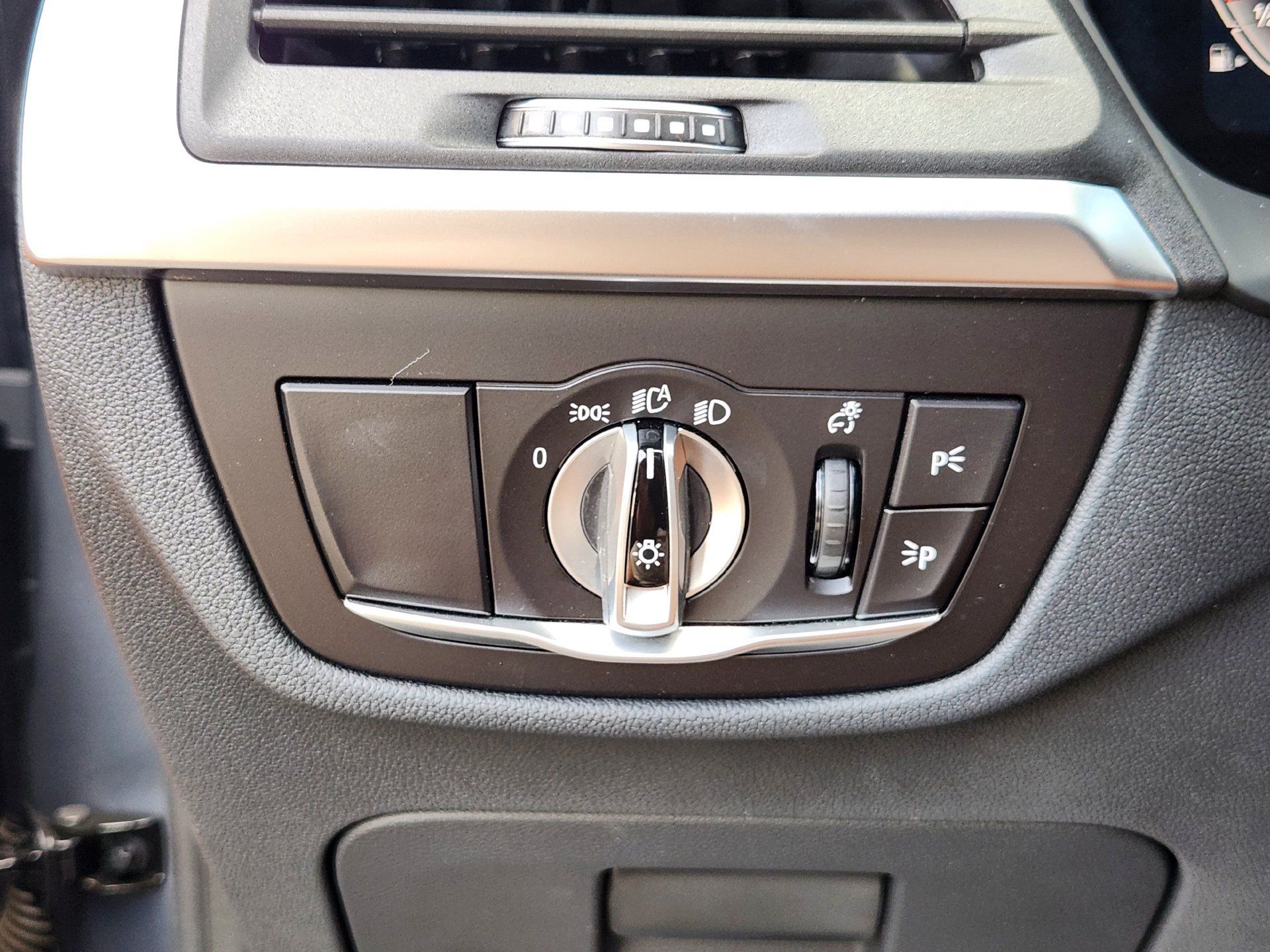 Used 2023 BMW X3 sDrive30i w/ Convenience Package w/ZPA RWD image 23