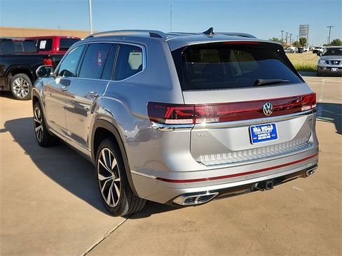 Used 2024 Volkswagen Atlas SEL Premium R-Line image 3