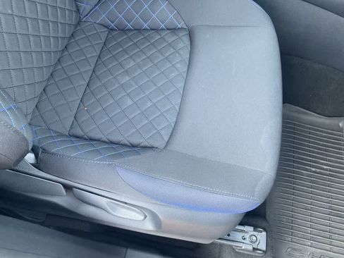 Used 2021 Toyota C-HR XLE image 23