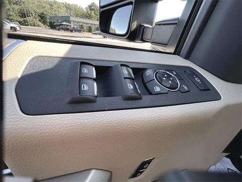 Used 2017 Ford F250 Lariat w/ FX4 Off-Road Package image 22