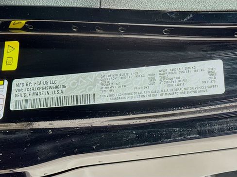 Used 2025 Jeep Wrangler Unlimited Sahara image 31