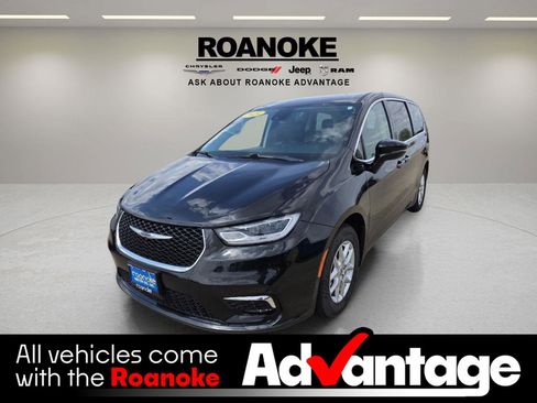 Used 2024 Chrysler Pacifica Touring-L FWD image 1