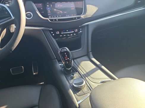 Used 2025 Cadillac XT5 Sportv w/ Technology Package image 18