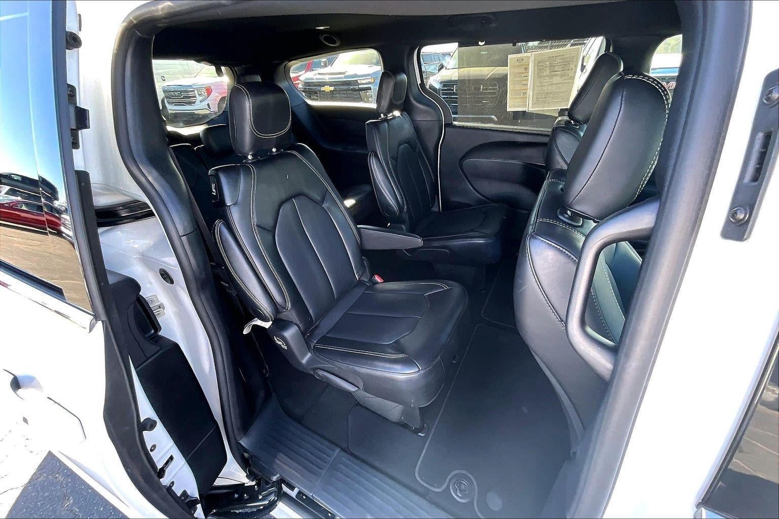 Used 2026 Chrysler Pacifica Select FWD image 23