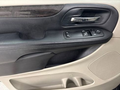 Used 2013 Dodge Grand Caravan SE image 11