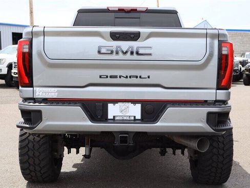 Used 2024 GMC Sierra 2500 Denali Ultimate AWD/4WD image 4