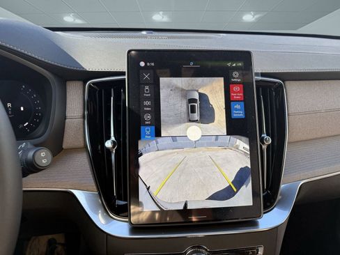 New 2026 Volvo XC90 B6 Plus w/ Protection Package Premier image 30
