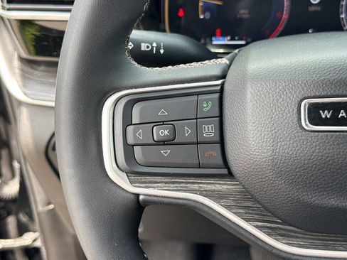 Used 2024 Jeep Wagoneer L Series III w/ Flexible Seating Group AWD/4WD image 31