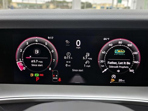 New 2026 Volkswagen Tiguan SE R-Line image 13