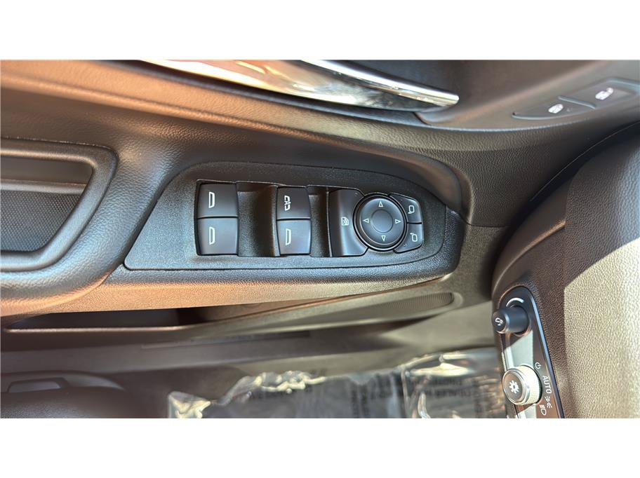 Used 2024 Chevrolet Equinox LT FWD image 32