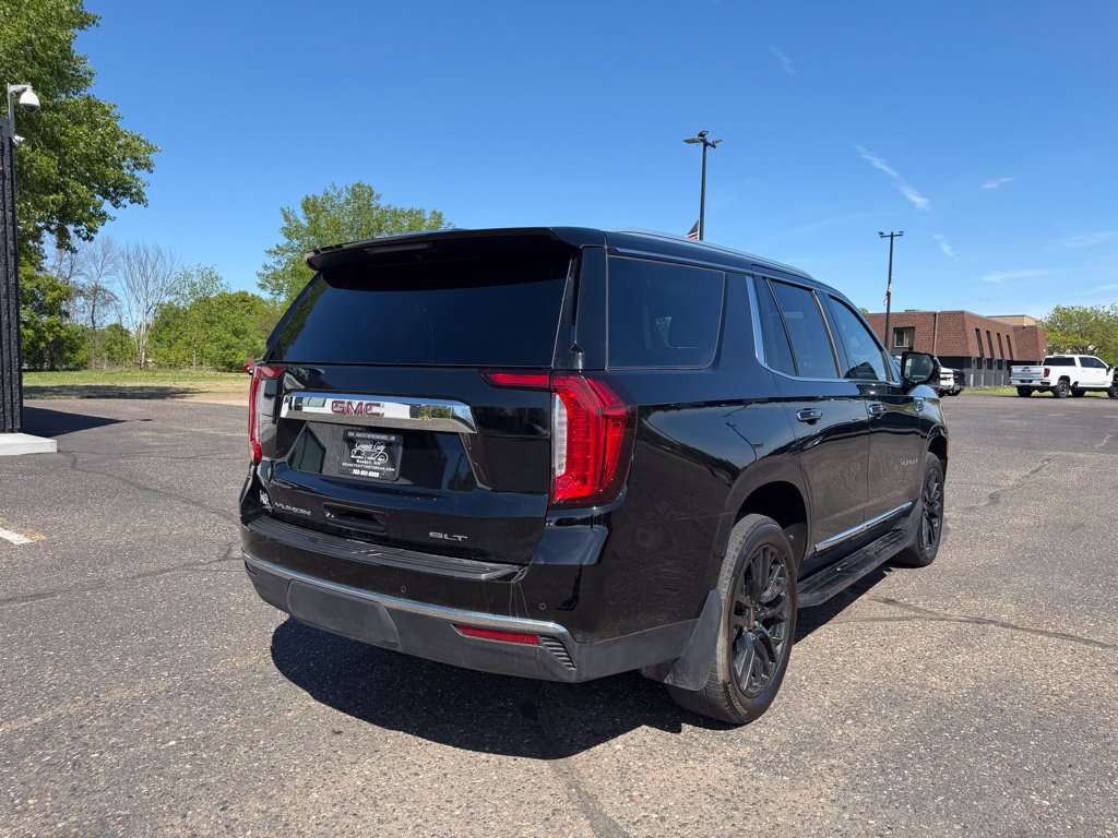 Used 2023 GMC Yukon SLT w/ SLT Premium Package AWD/4WD image 5