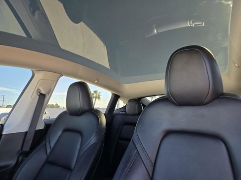 Used 2024 Tesla Model Y 2WD image 21