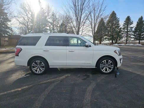 Used 2021 Ford Expedition Platinum image 3