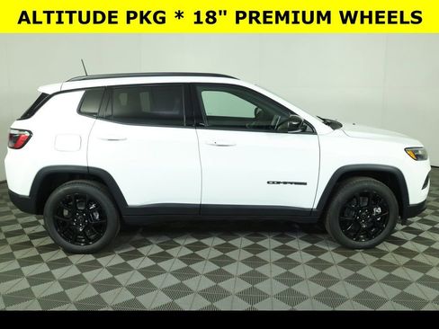 New 2026 Jeep Compass Latitude image 6