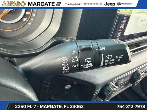Used 2026 Jeep Wrangler Unlimited Rubicon w/ Technology Group AWD/4WD image 31