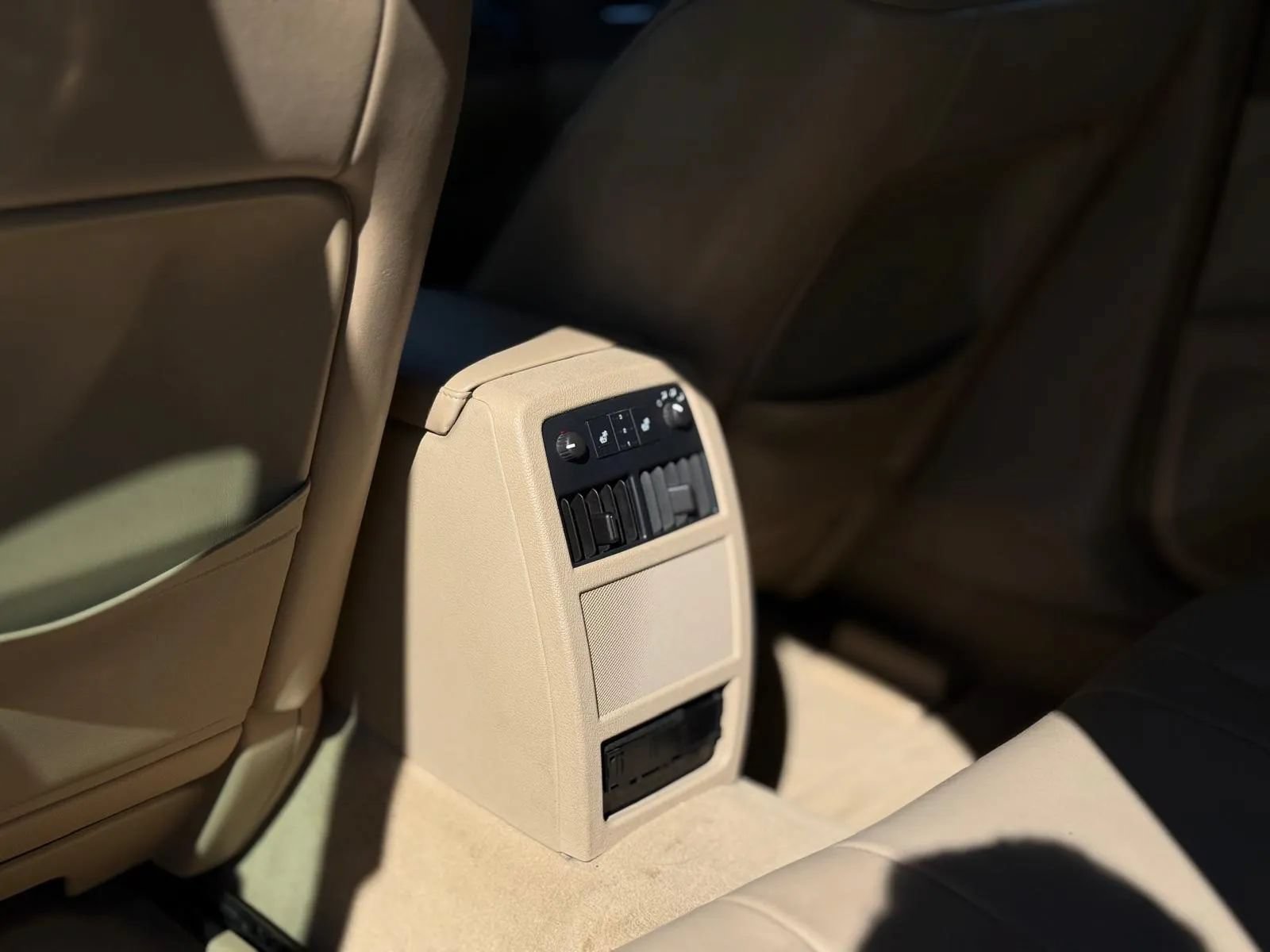 Used 2008 Cadillac STS AWD w/ Preferred Equipment Group image 28