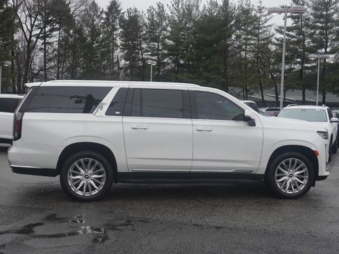 Used 2021 Cadillac Escalade ESV Premium Luxury image 23