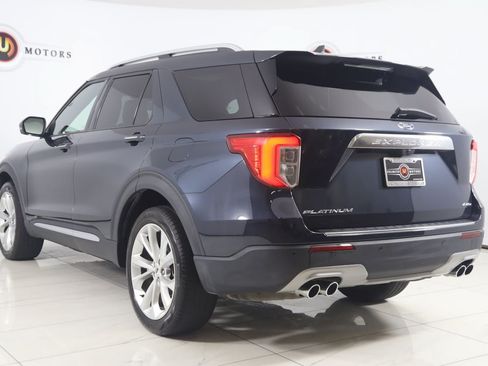 Used 2022 Ford Explorer Platinum w/ Equipment Group 601A AWD/4WD image 4