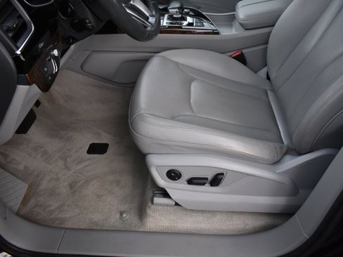 Used 2018 Audi Q7 3.0T Prestige w/ Prestige Package image 25