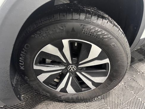 Used 2024 Volkswagen Atlas SE image 52