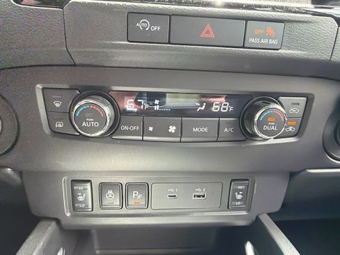 Used 2024 Nissan Frontier SV w/ SV Convenience Package RWD image 30