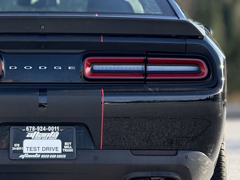 Used 2016 Dodge Challenger SRT Hellcat image 16