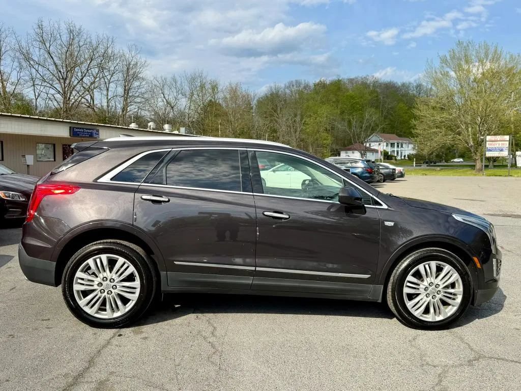 Used 2017 Cadillac XT5 Premium Luxury AWD/4WD image 9