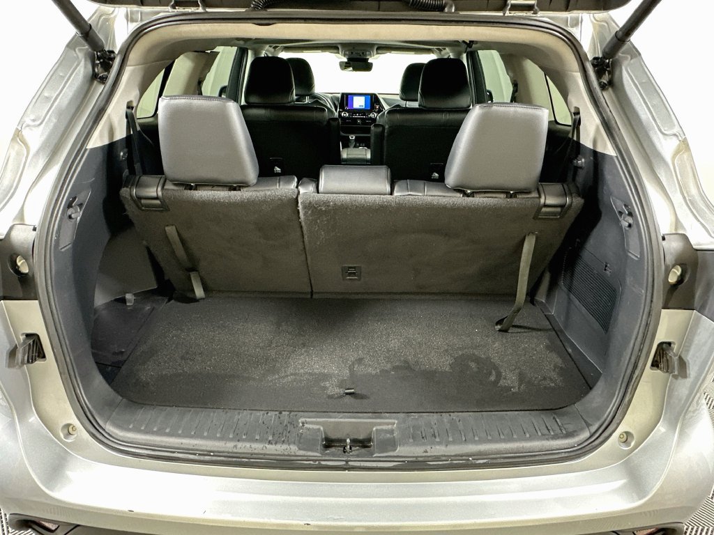 Certified 2025 Toyota Highlander XLE FWD image 25