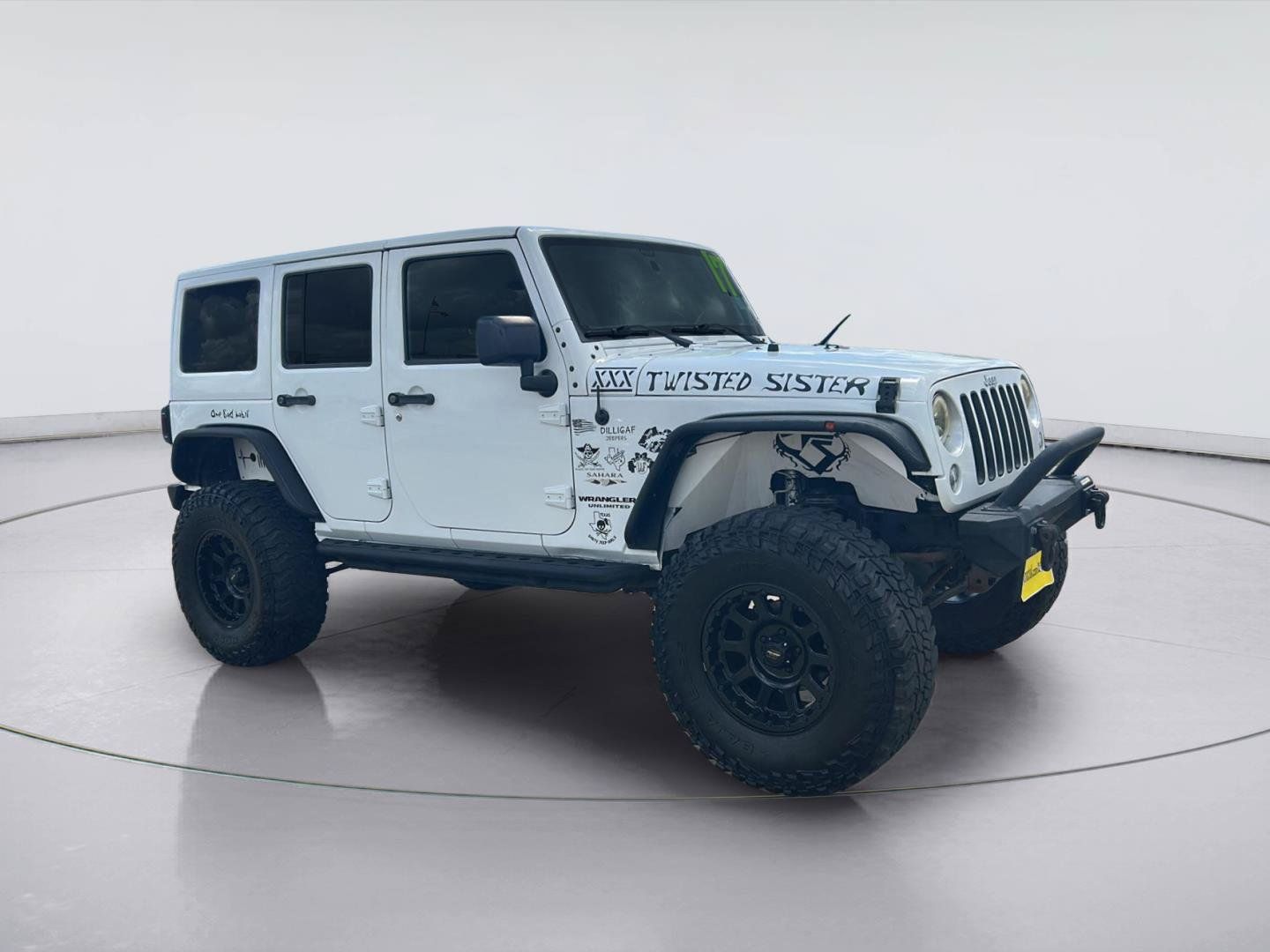 Used 2017 Jeep Wrangler Unlimited Sahara w/ Max Tow Package AWD/4WD image 3